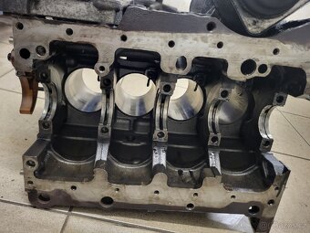 Blok motor 2.0l 103kw octavia 2 - 4