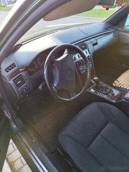 Mercedes-Benz E 220 D r. 1995 - 4