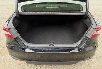 Toyota Camry - 4