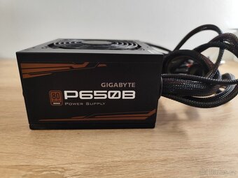 GIGABYTE P650B - 4