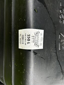 Zahradni plastove jezirko 250L - 4