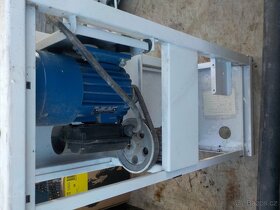 Ventilátory,míchačka barev,kramle,trafa a vysoušeč - 4