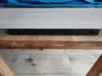 Levitující police - 4