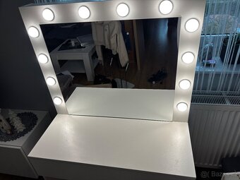 Toaletní stolek hollywoodského stylu - 4