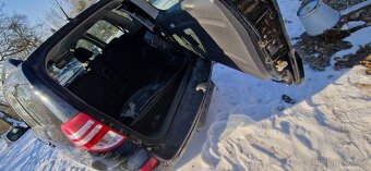 Toyota RAV 2.D - poškozená zadni část vozu - 4