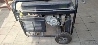 Motor z elektrocentrály 13HP - 4