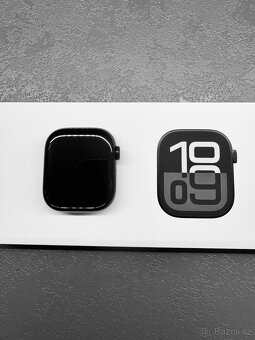 Apple Watch 10 42mm černé - 4