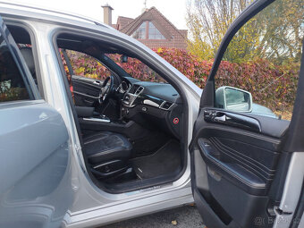 Mercedes-Benz ML 350 CDI AMG V6 4MATIC (2014) – Luxusní SUV - 4