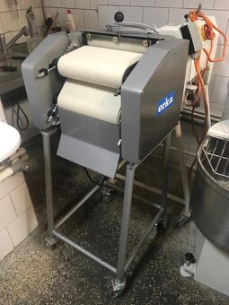 Rohlíkovače na tvarování těst - 4