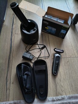Braun S7 holicí strojek + čistící stanice - 4