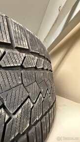 Pneu zimní 295/35 R21 - 4