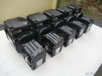 SEW-NOVÁ úhlová elektropřevodovka400V.0,12kw-23ot.min. - 4