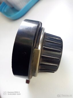 Autozapalovač Smiths a vázička. - 4