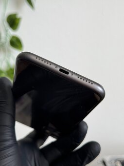iPhone 11 64GB černý - 4