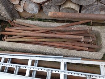 střešní konsrukce , kovové nosníky s příčníky 8000mm 7ks - 4
