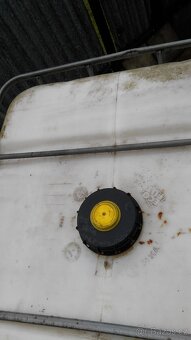 Prodám IBC nádrž 1000 l - 4
