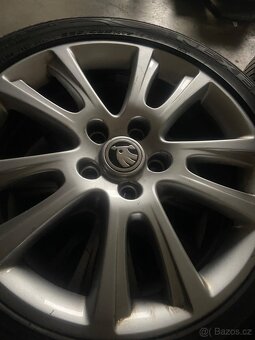 Originál Škoda kola 225/47R17 letní sada - 4