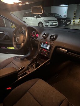 Audi A3 Sportback 1.6 MPI 75 kW, černá metalíza - 4