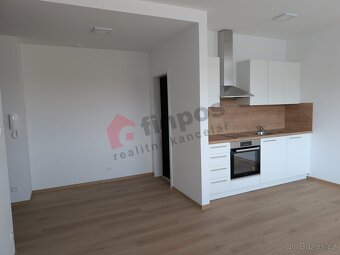 Pronájem bytu 1+kk, 40m2 v ulici Nádražní, Vlašim. - 4