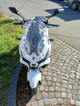 Skútr Sym ADX 125 L/C ABS - 4