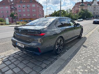 BMW M760e xDrive I.majitel M- Paket v záruce 3/2028 - 4