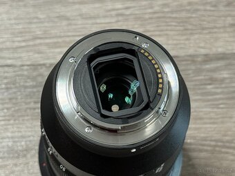 Objektiv Sony FE 24-105/4 OSS + UV filtr - stav nového kusu - 4