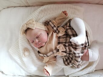 Krásná realistická holčička ( PEACHES ) - 4