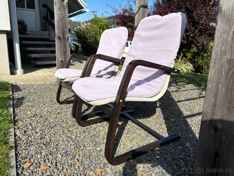 Stůl s 8 židlemi a 2 křesly - 4