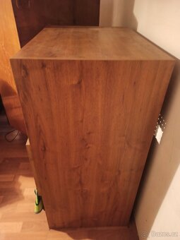Dřevěné skříně - 4