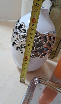 Vázy, šálky, džbány, tácek, prkýnko, odměrka,... - 4