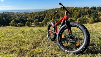 Prodám fat bike Rock Machine Avalanche e70-26 - 4