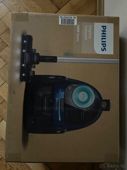 vysavač nový zabalený PHILIPS - 4