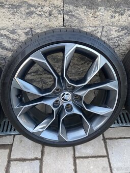 Škoda Octavia RS X-trem R19 origo - 4