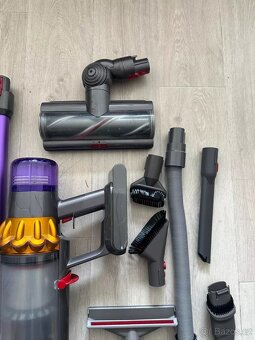 Prodám Dyson V15 v top stavu - 4