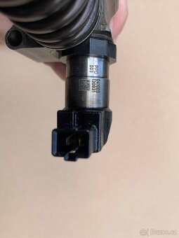 Vstřikovače VW passat B6 2.0tdi 03G130073T - 4