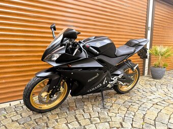 Yamaha YZF-R125 - 4