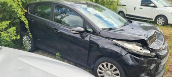 Ford Fiesta 1,25i 44 kw.r.v.2011 .5dv ,klima - 4
