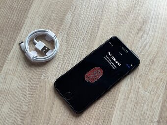 Apple iPhone SE 2. Generace 64Gb - Černý - TOP - 4