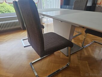 Jídelní stůl se židlemi - 4