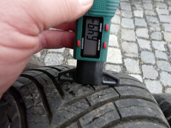 ZIMNÍ PNEU + DISKY 195/60R15 FORD 15" - 4