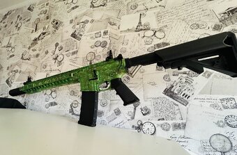 Prodám airsoftovou útočnou pušku AR-15 - 4