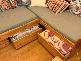 Dvě jednolůžkové postele s příslušenstvím - 4