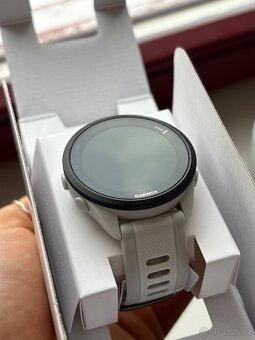 Chytré hodinky Garmin Forerunner 165 - 4
