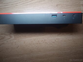 Lenovo ThinkPad Thunderbolt 3 Dock 40AC - 4
