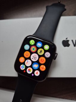 Apple Watch SE 44mm - 4