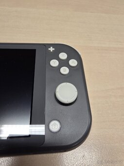 Nintendo Switch Lite - 4