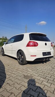 VW GOLF V R32 - 4