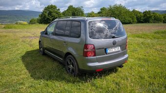 VW Touran 2,0 Tdi automat - 4