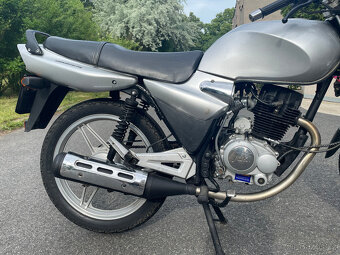 Yuki 125 Sport - 4
