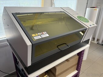 Roland LEF 12 - UV tiskárna pro přímý potisk předmětů - 4
